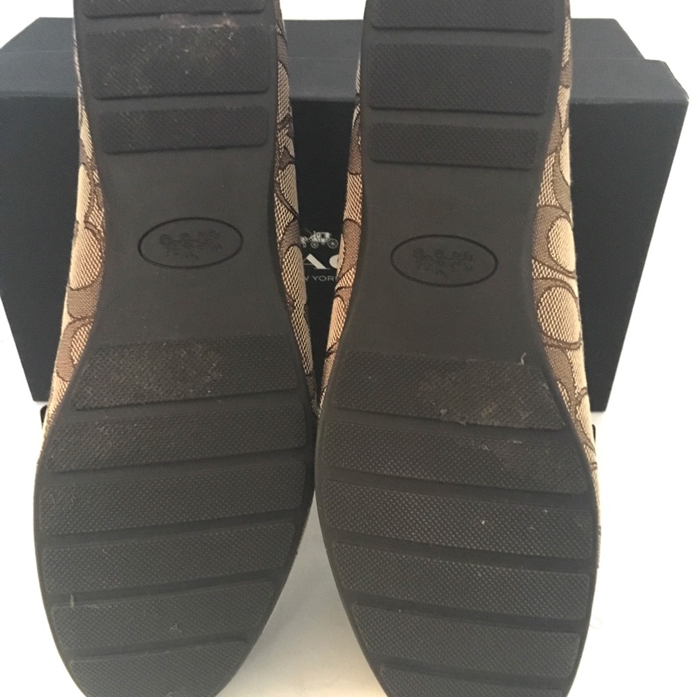 COACH Women's Sig C Jacqrd Size 8M Khaki-chestnut. - Picture 6 of 8